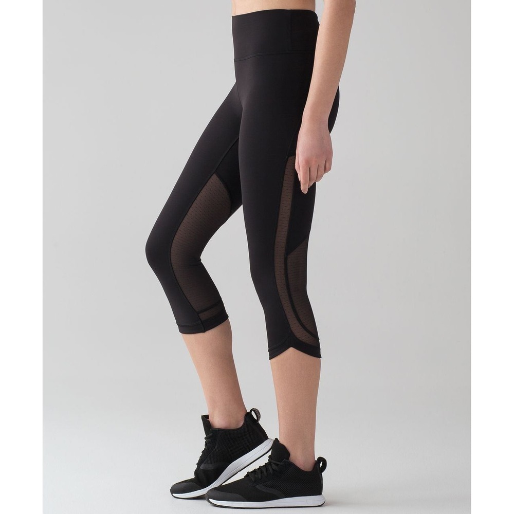 Lululemon Womens Revitalize Crop 21" Black Mesh Compression Leggings Size 6